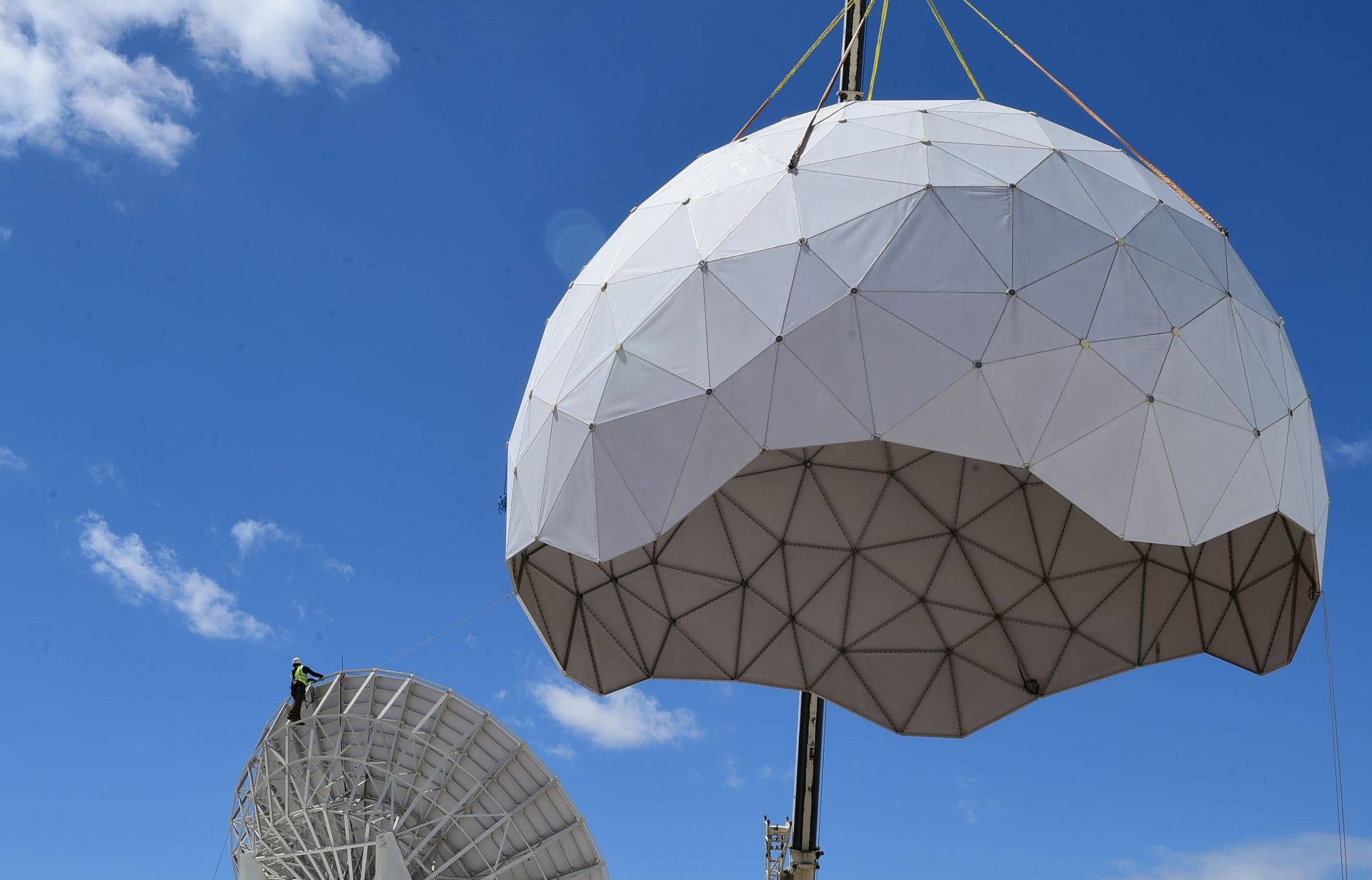 New antenna brings enhanced capabilities to the battlefield at