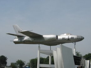 ill-28albino.jpg