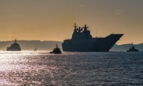 AP-2023-07-18-095417 - USS Canberra HMAS Canberra harbour entry.jpg