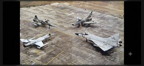 HRgr39KXYAEfBS4.jpg