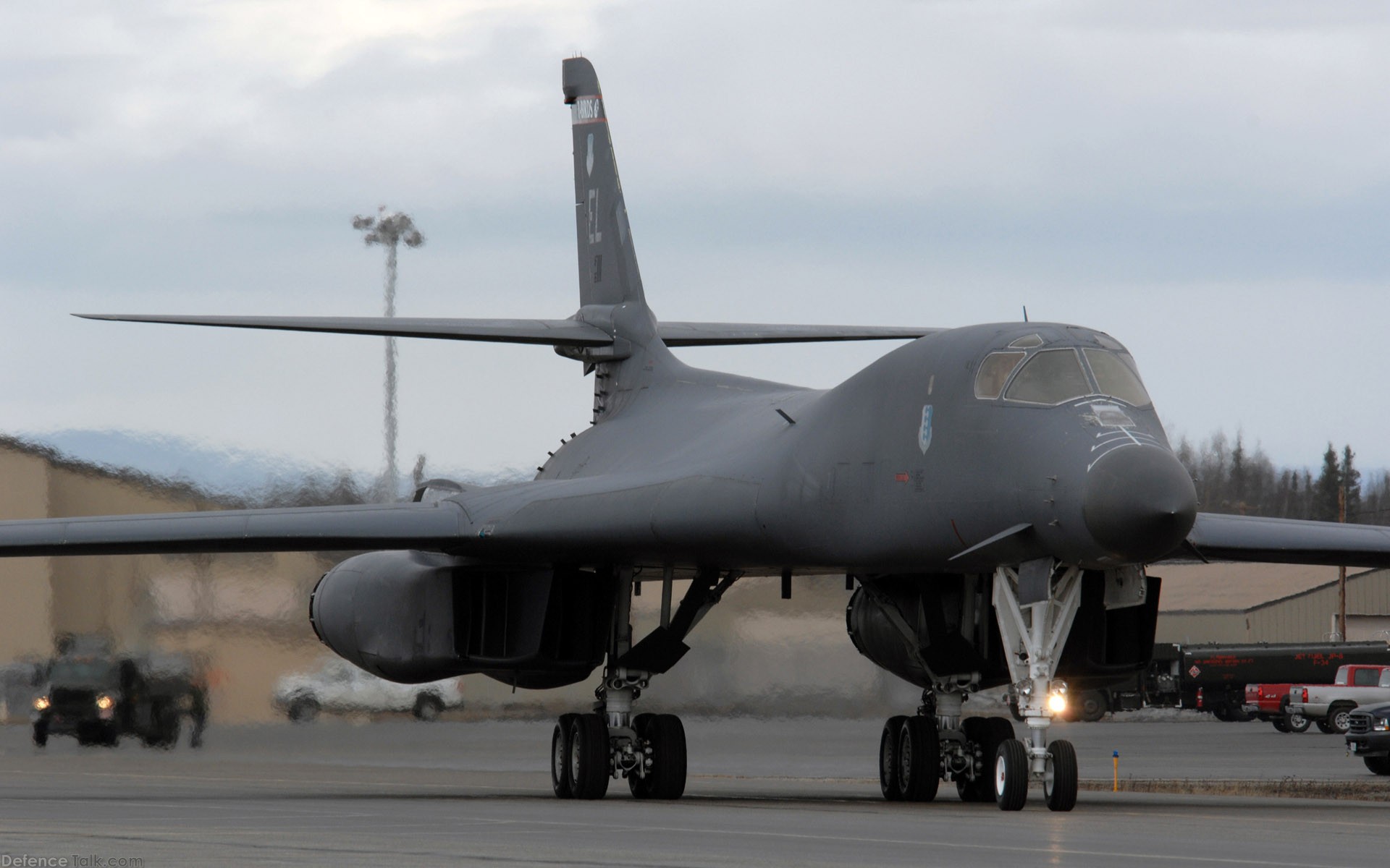 B-1B US Air Force (USAF) Bomber Aircraft | DefenceTalk Forum