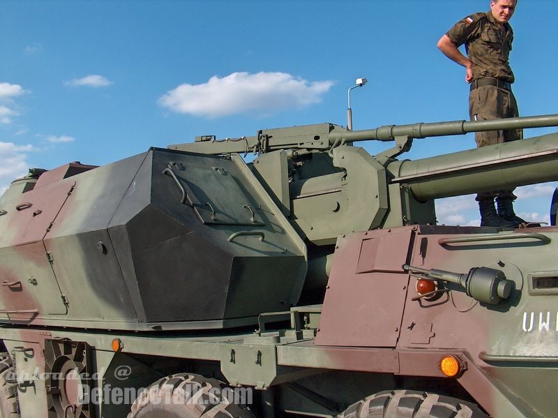 Dana wheeled 152mm self-propelled artillery - Polish Army | DefenceTalk ...