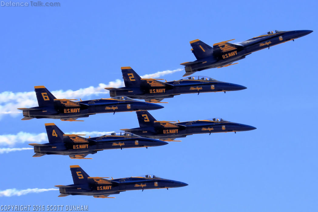 US Navy Blue Angels Flight Demonstration Team F/A-18 Hornet Fighter ...