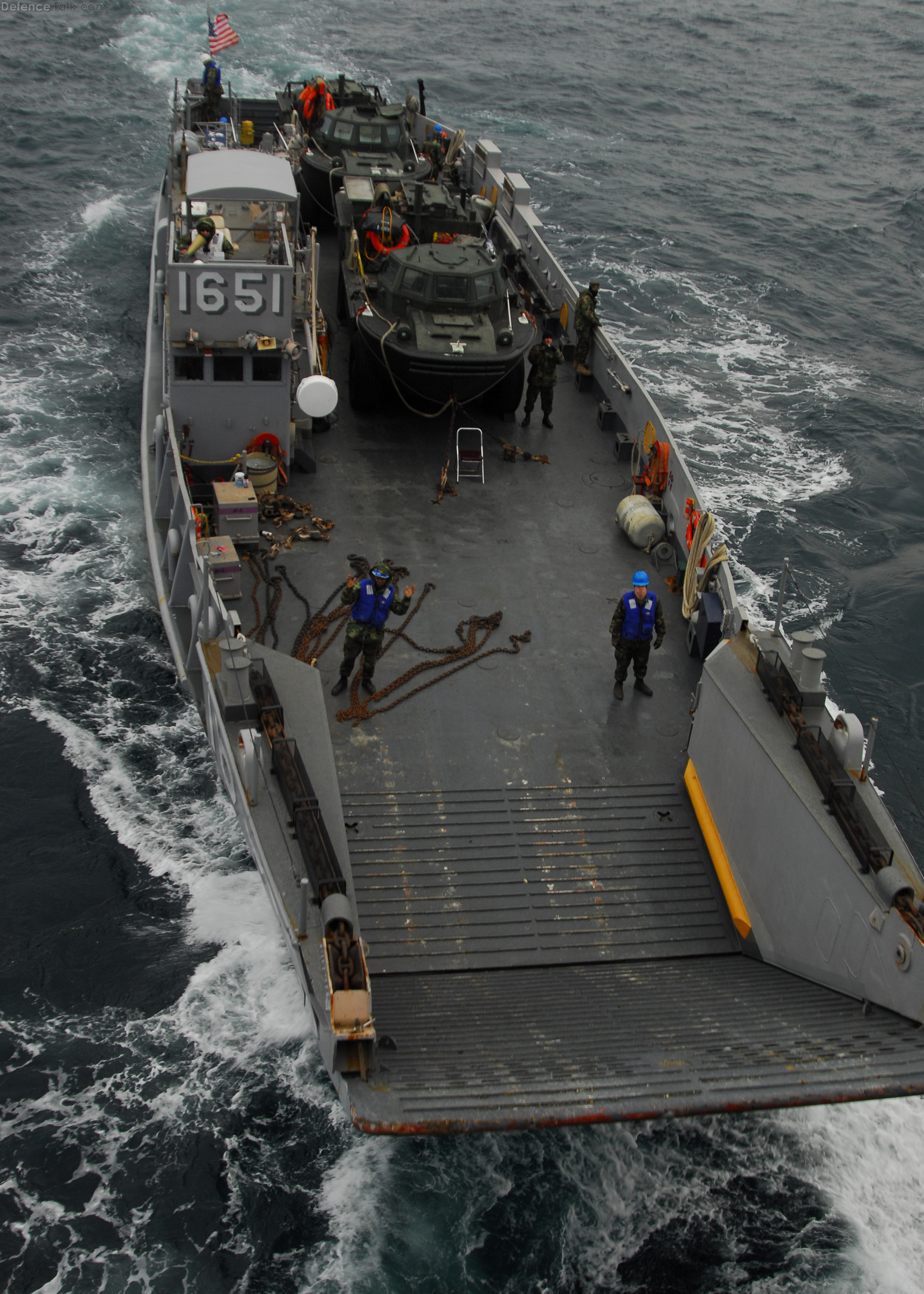 US Navy Landing Craft Utility (LCU) 1651 | DefenceTalk Forum