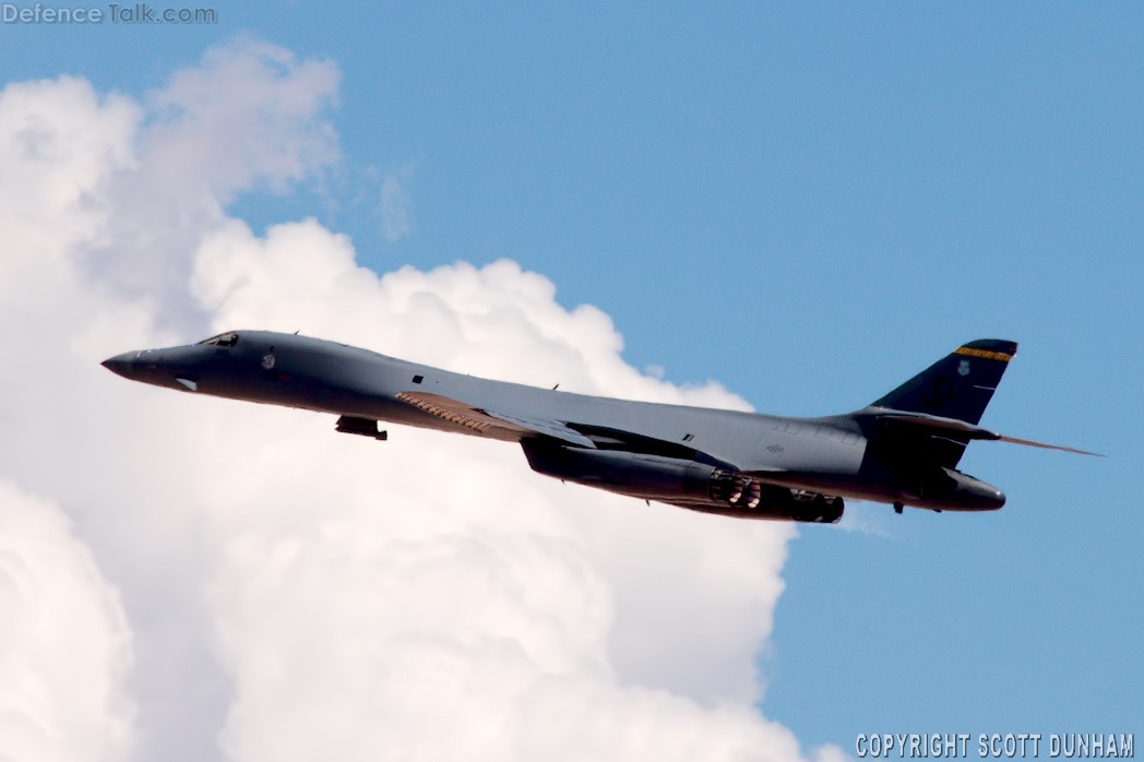 USAF B-1B Lancer Heavy Bomber | DefenceTalk Forum