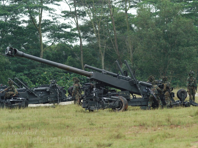 Light Weight Howitzer Pegasus, Singapore