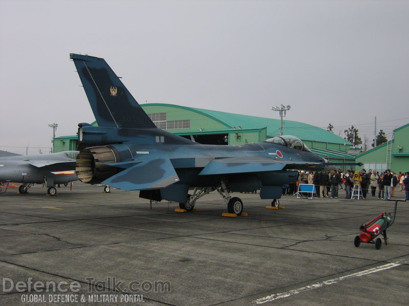 Mitsubishi F-2