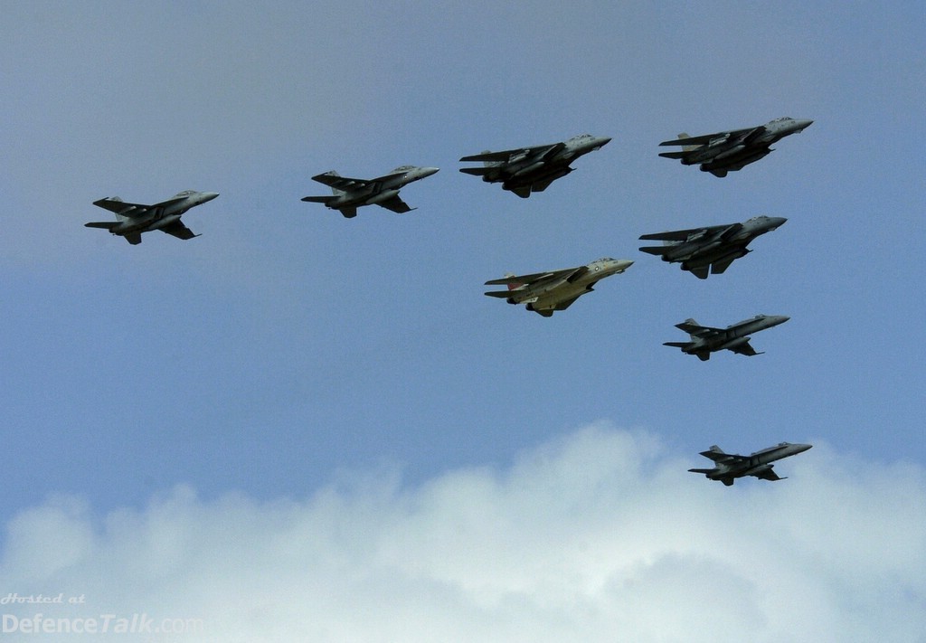Oceana AirShow 2005 - Four F-14 Tomcats, two F/A-18C Hornets and two F/A-18