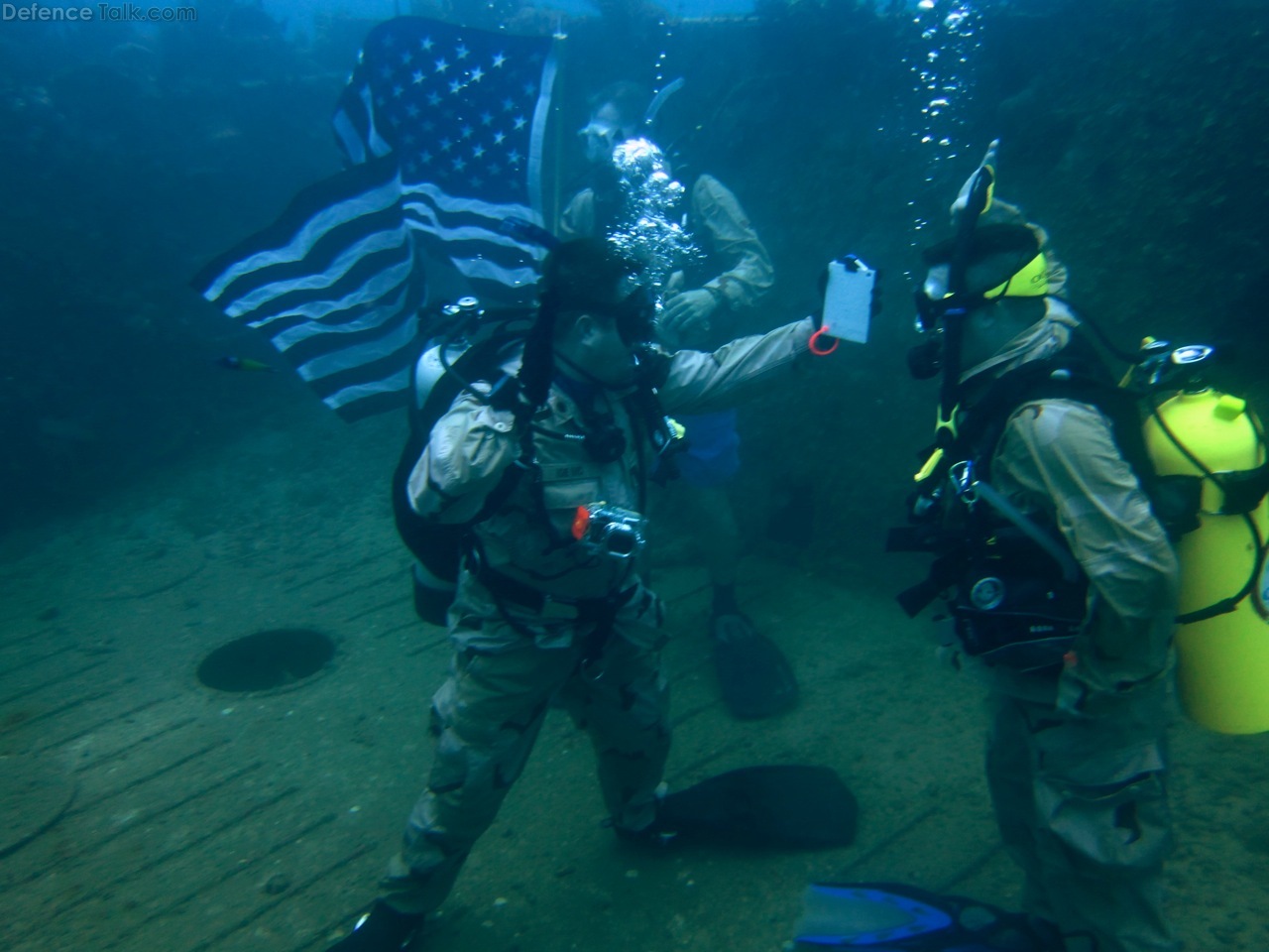 US Navy Divers | Defence Forum & Military Photos - DefenceTalk