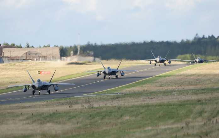 Two US F-22 jets land in Poland amid Ukraine tensions | DefenceTalk