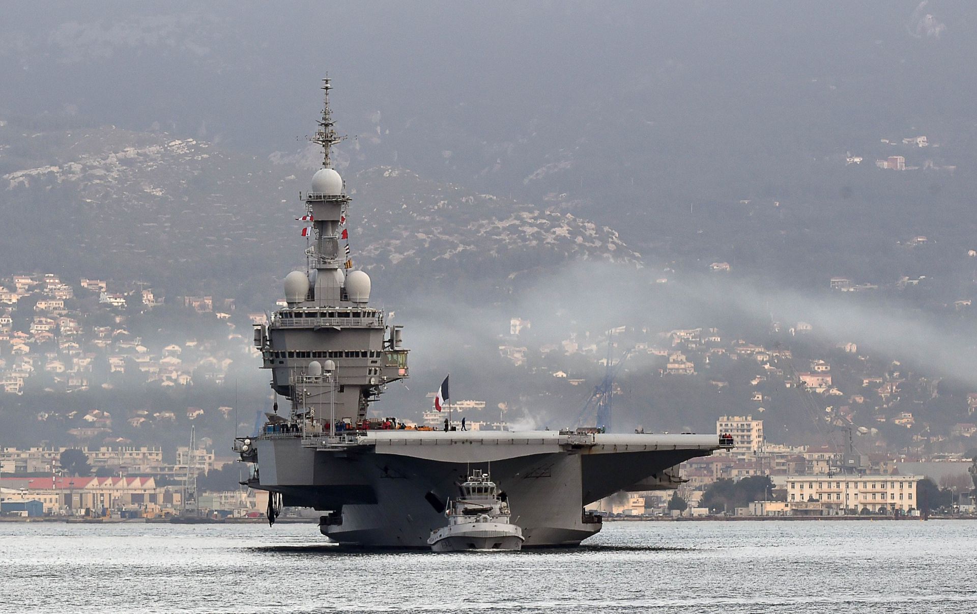 France deploys aircraft carrier to support Syria ...