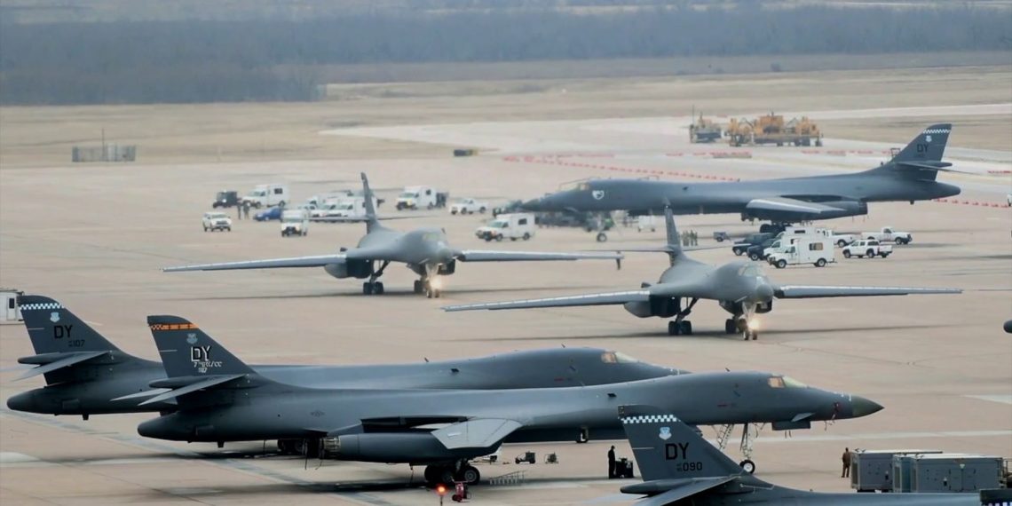 United States B-1B Bomber Training In The Australian Top End | DefenceTalk