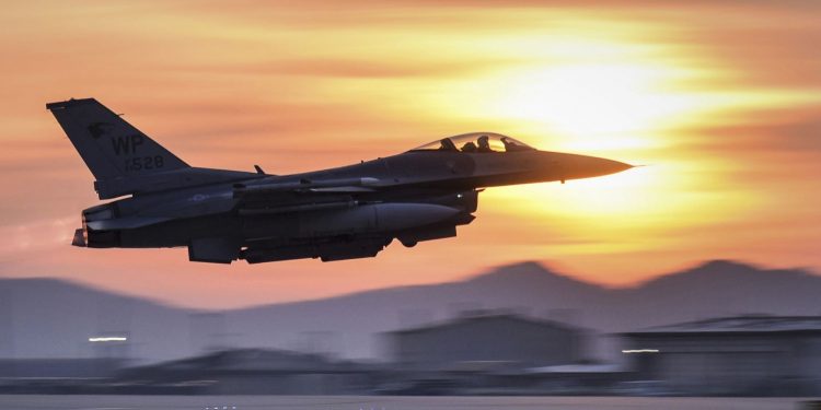 USAF F-16 fleet undergoing largest modification work in history ...